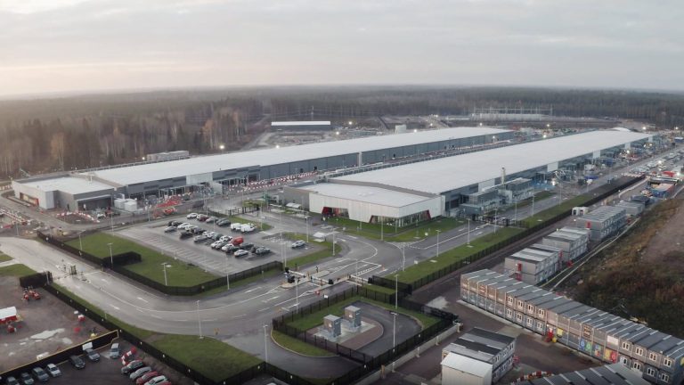 Microsoft, Swedish data center, Saft, TotalEnergies, BESS, diesel-free, Net Zero, greenhouse gas emissions, battery energy storage,carbon emissions from data centers,co2 emissions from data centers,carbon emissions from data centres,carbon emissions reduction data centers,data center diesel generators ,data center power issues