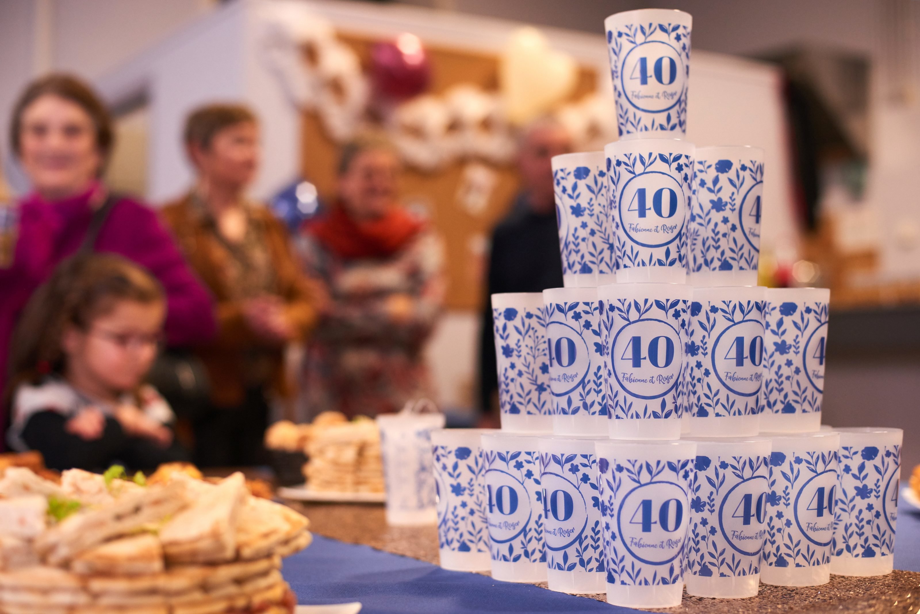 Paris Prix - Guirlande joyeux Anniversaire 2,2m Multicolore à Prix  Carrefour