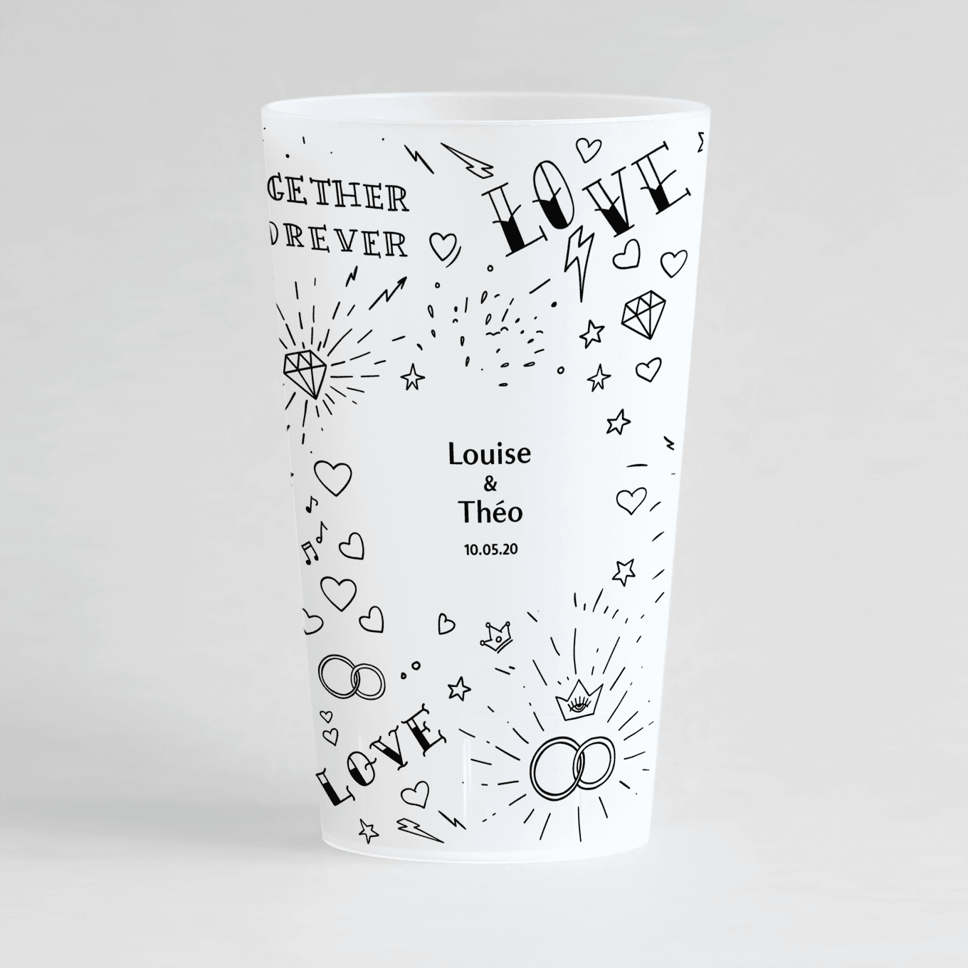 Un ecocup givre de face personnalisé avec un thème mariage avec des motifs tatouages et prénoms et date du mariage