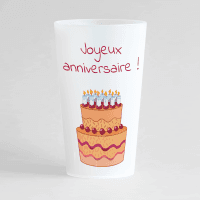 Un ecocup givré de face avec un thème anniversaire, un gros motif gâteau et une inscription "joyeux anniversaire".
