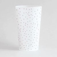 Un ecocup givré de dos avec des confettis