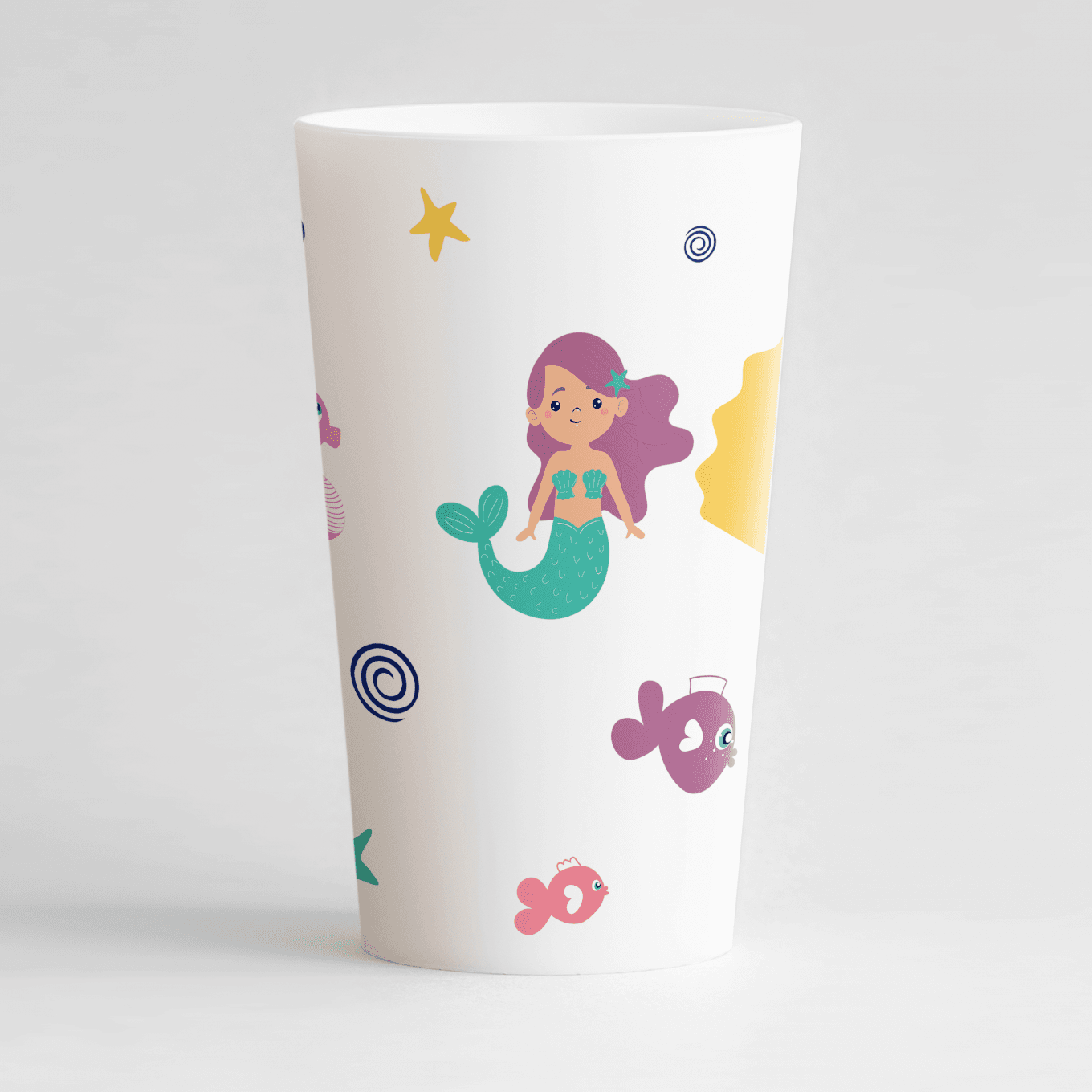 Le côté d'un ecocup blanc, avec un motif sirène.