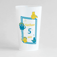 Un ecocup givré de face, original et ludique pour un anniversaire enfant avec un thème rigolo composé d'un cadre et de 4 dinosaures.