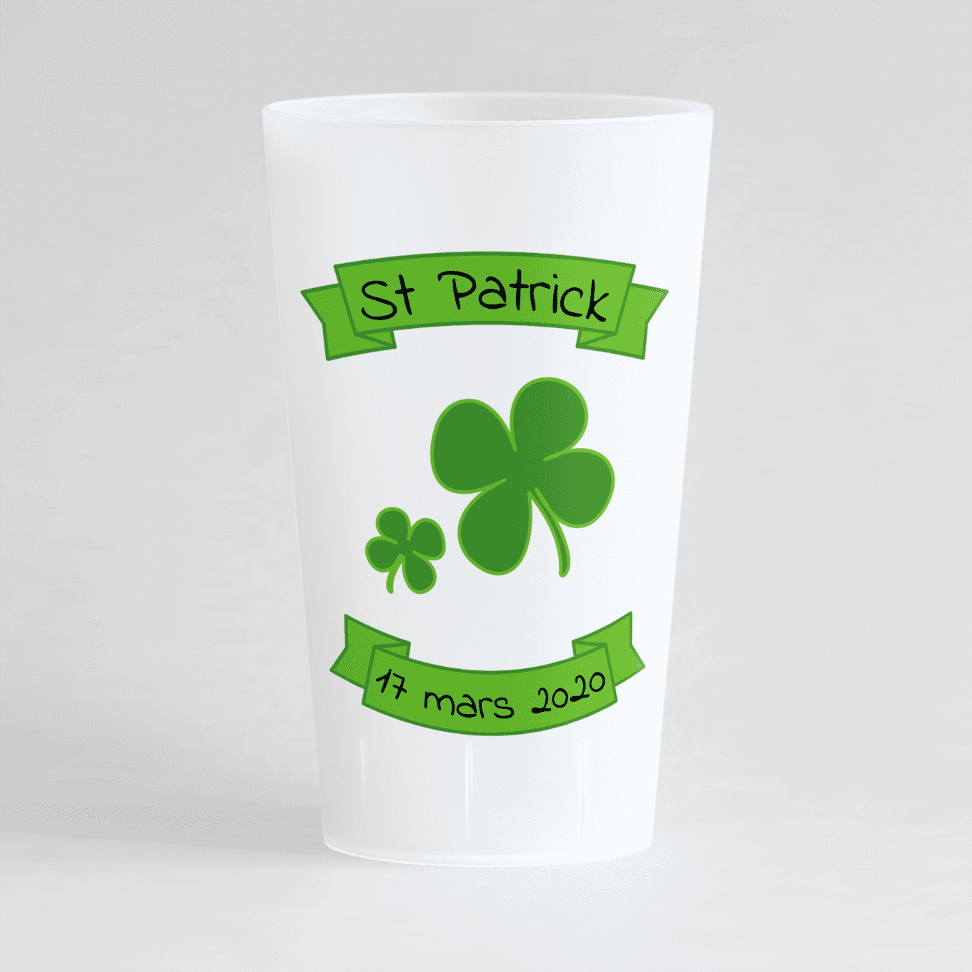 Un ecocup givré de face pour la st patrick avec une date et des trèfles.