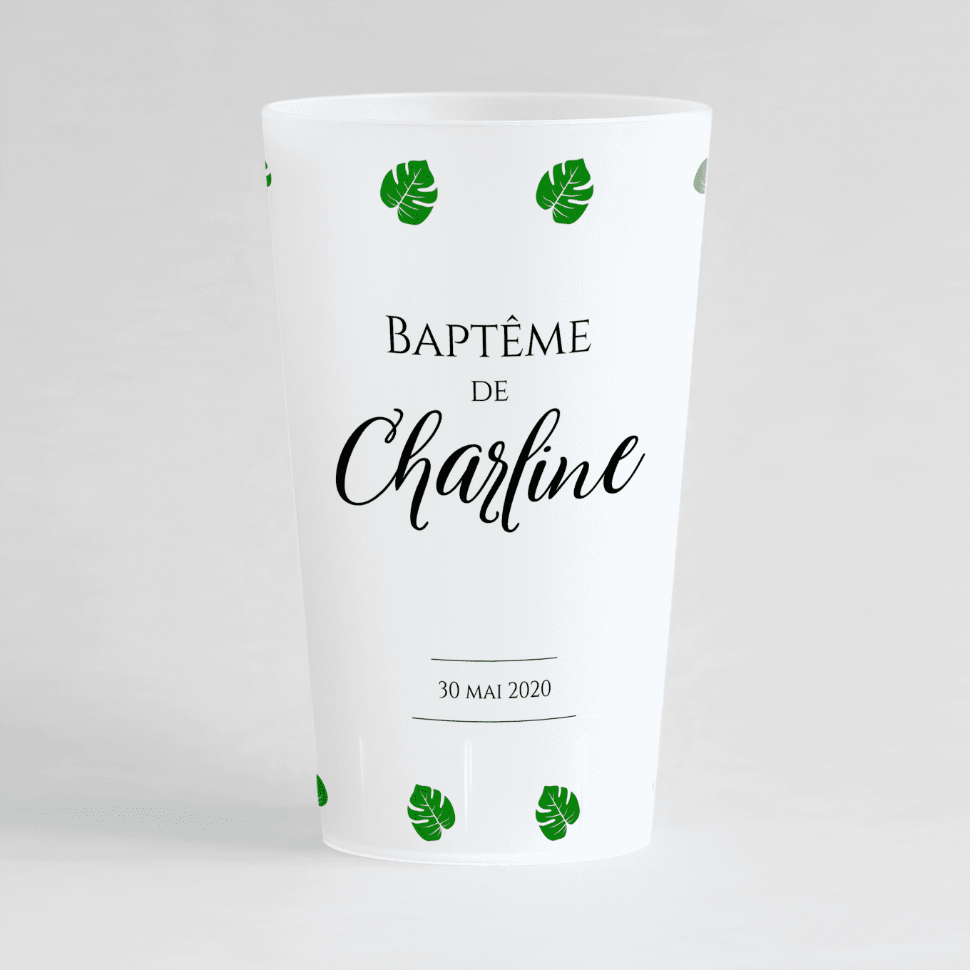 Un ecocup givré de face avec un thème jungle pour un baptême.