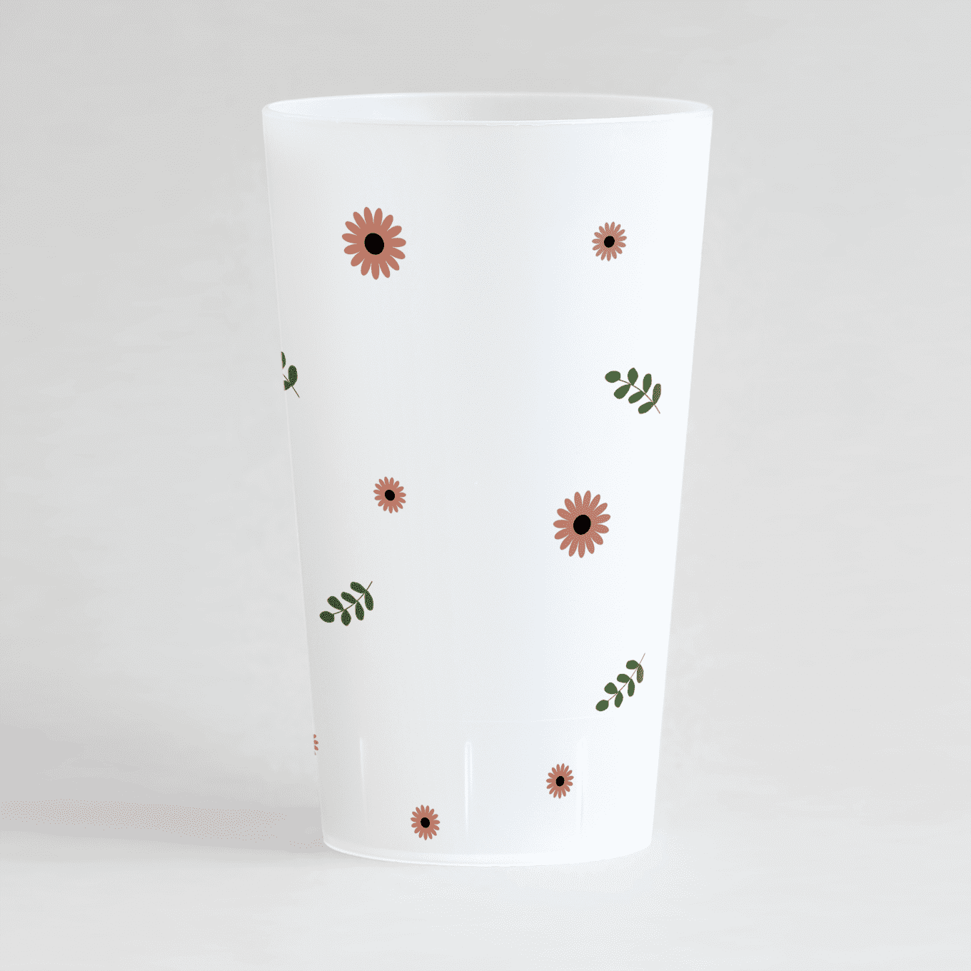 Un ecocup givr de dos avec des fleurs et des feuilles et une couronne sur l'avant