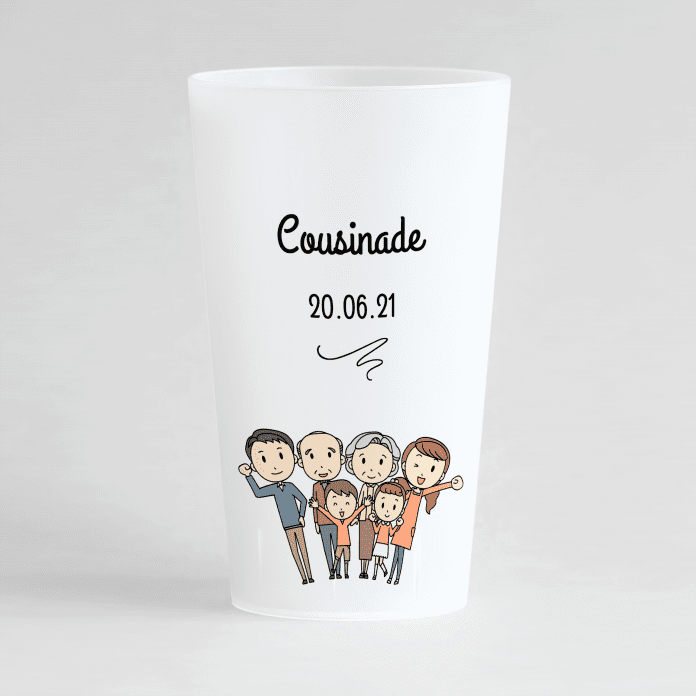 Un ecocup givre de face pour une cousinade avec la date et une photo de famille