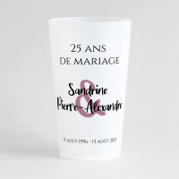 Un ecocup givré de face avec un thème anniversaire de mariage et une présentation toute simple et épurée.