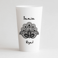 Un ecocup blanc de face personnalisé pour un thème mariage oriental henné.