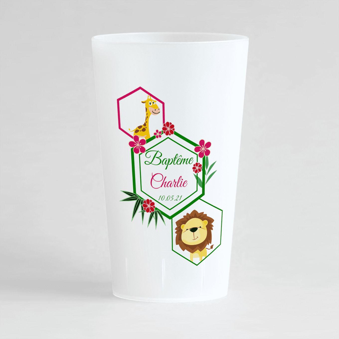 Un ecocup givre de face pour un bapteme avec des animaux (lion et girafe) et des fleurs tropicales