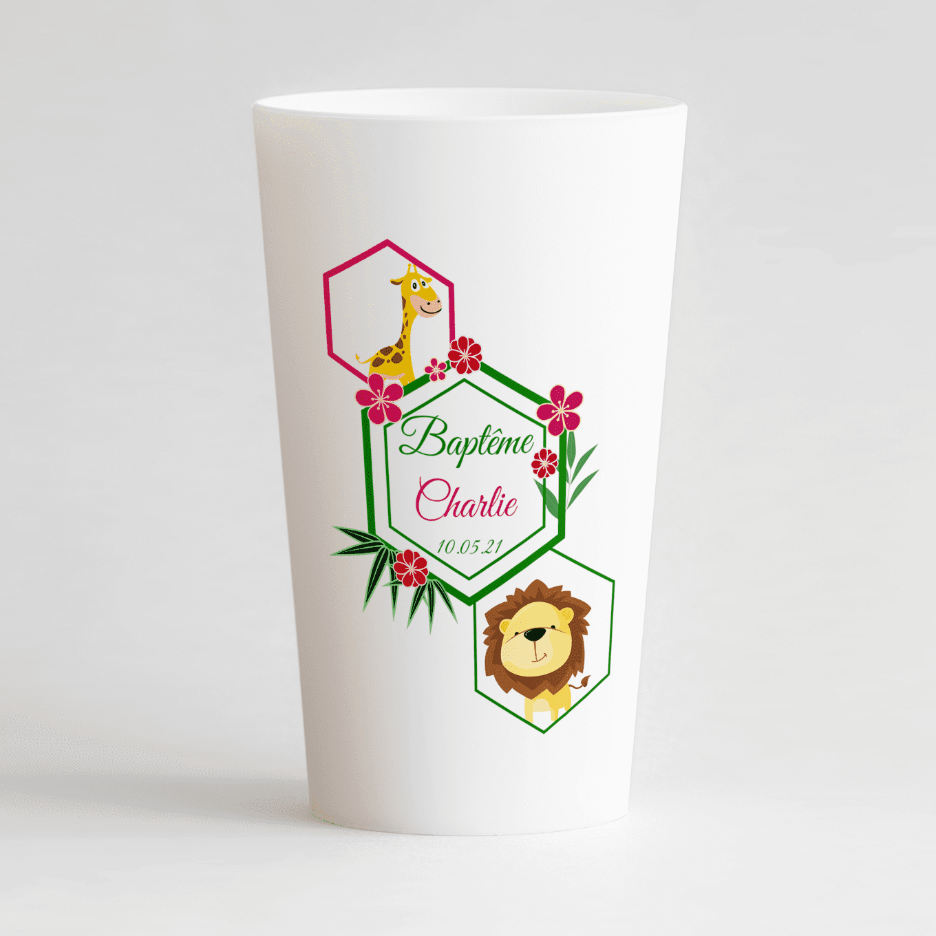 Un ecocup blanc de face pour un bapteme avec des animaux (lion et girafe) et des fleurs tropicales