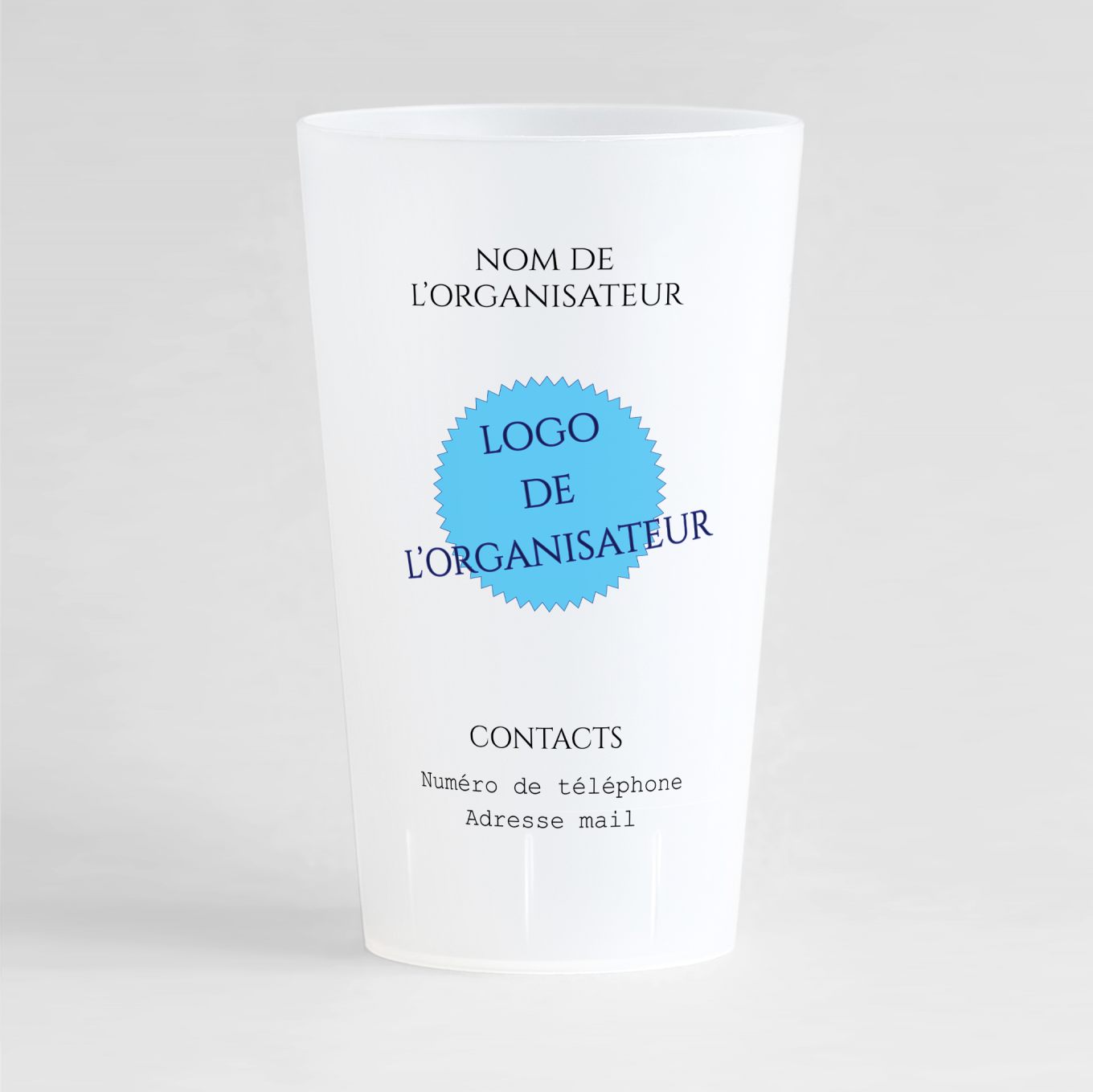 Un ecocup givré de dos pour une conférence, avec les coordonnées et le logo de l'organisateur de la rencontre.