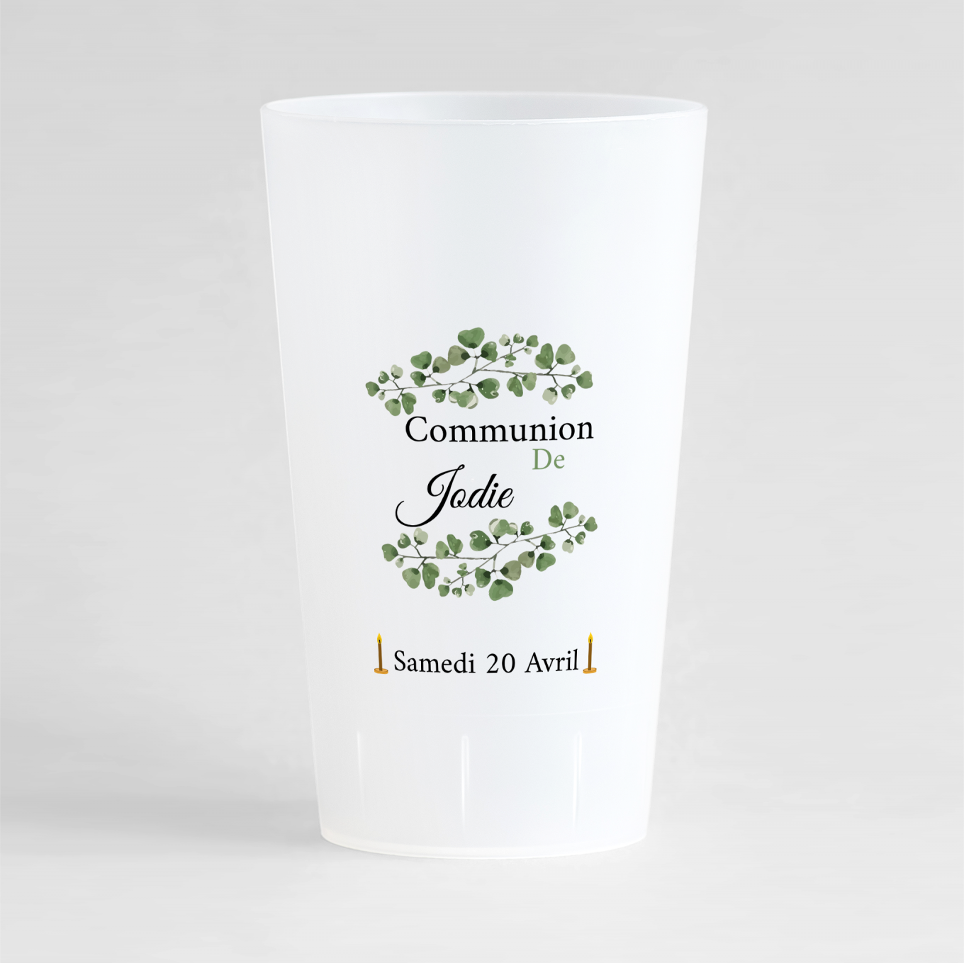 Un ecocup givré de face pour une communion avec des branches