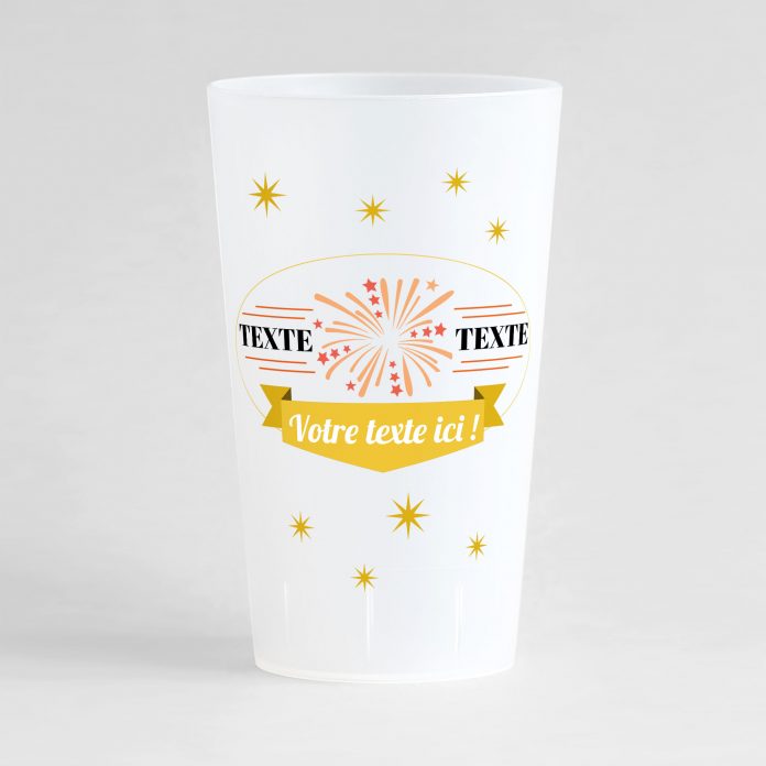 un ecocup givré de face avec un style festif, un feu d'artifice et une etiquette à personnaliser