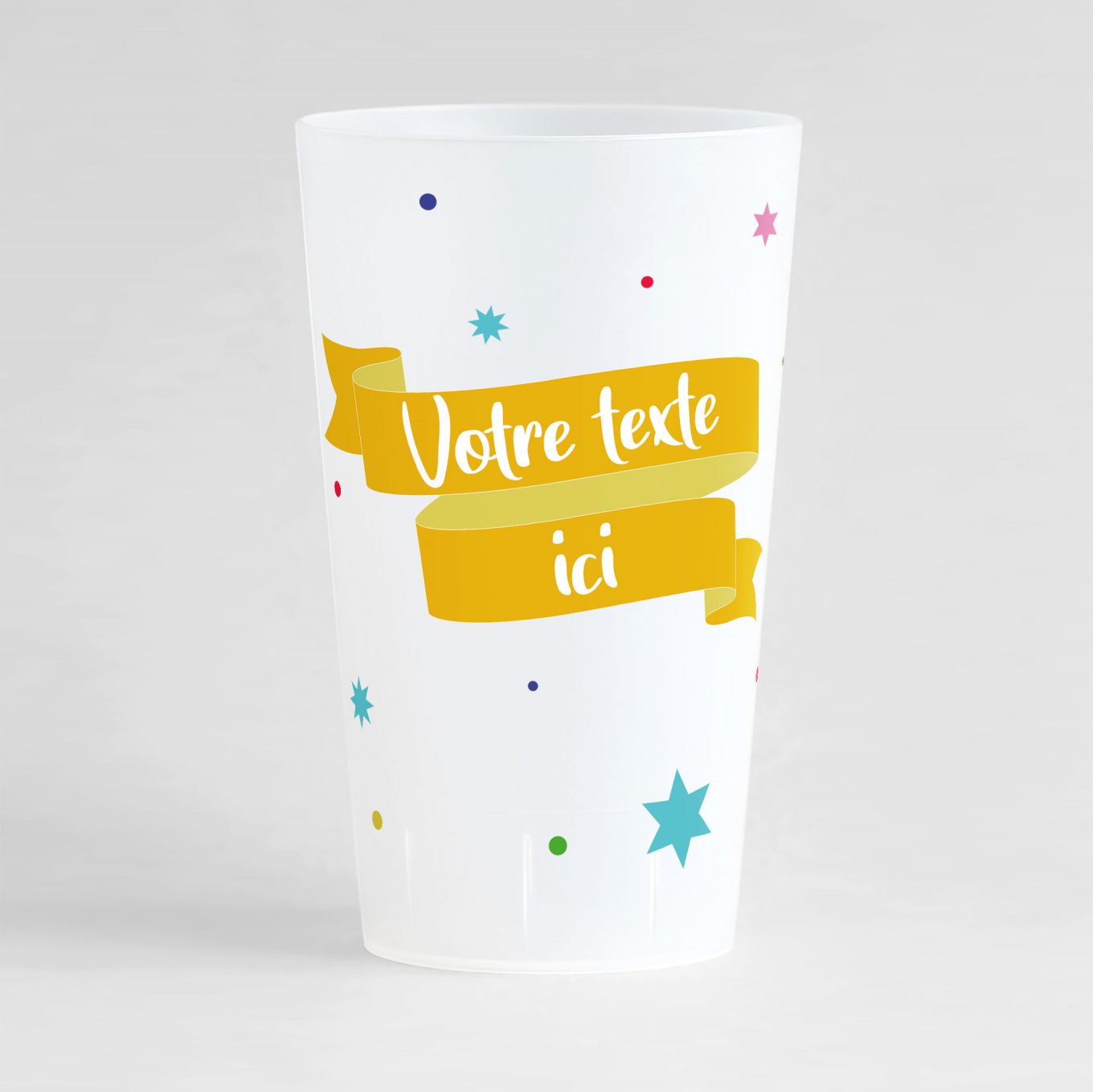 Un ecocup givré de face à personnaliser, avec une bannière jaune, une zone de texte, des étoiles et des confettis.