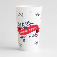 Gobelet personnalisé pour les fêtes de fin d'année avec un ruban et des branches de houx, version blanche de face