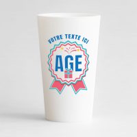 Un ecocup blanc de face à personnaliser pour un anniversaire, avec un motif médaille dans lequel vous pouvez inscrire l'âge, et une zone de texte libre au dessus.