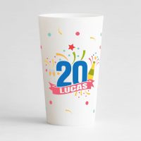 Un ecocup blanc de face pour un anniversaire inoubliable, avec des éléments festifs sur tout le gobelet et des zones de texte