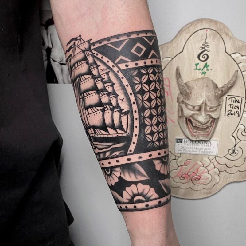 modernprimitive tattoo studio  Flickr