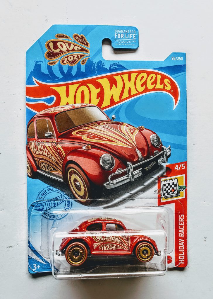 2021 Hot Wheels #96 Holiday Racers Volkswagen Beetle Valentines Day 2021 ZAMAC
