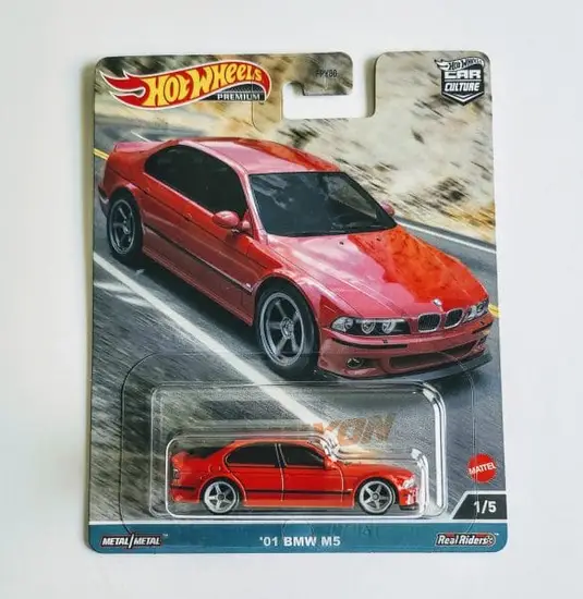 Hot wheels 2023 Car Culture Canyon Warriors 1 of 5 -2001 BMW M5 red HKC52