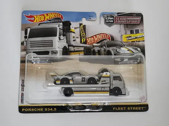 Hot wheels Premium 2023 Car Culture Legends Tour Team Transport Porsche 934.5 and Fleet Street gray HPG19