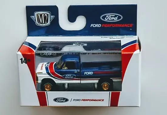 M2 Machines Auto-Thentics series 32500-R87 - 1972 Ford F-250 Custom 4x4 gold chase (limited 750 pcs) 24-32 at JTC Collectibles