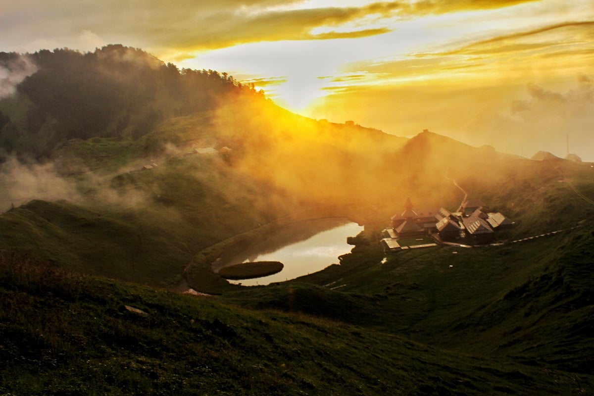 A Monsoon Trek to Prashar Lake