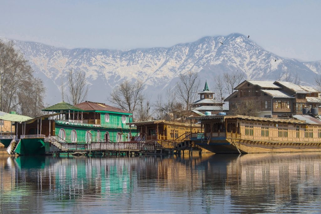 reasons to visit Kashmir justwravel