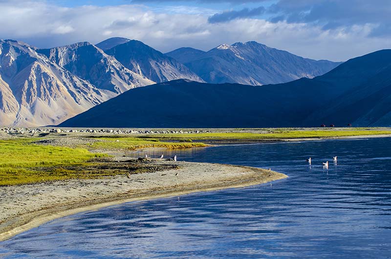 Lakes In Ladakh. Lakes of India. Best Mountain Views from the lakes. 