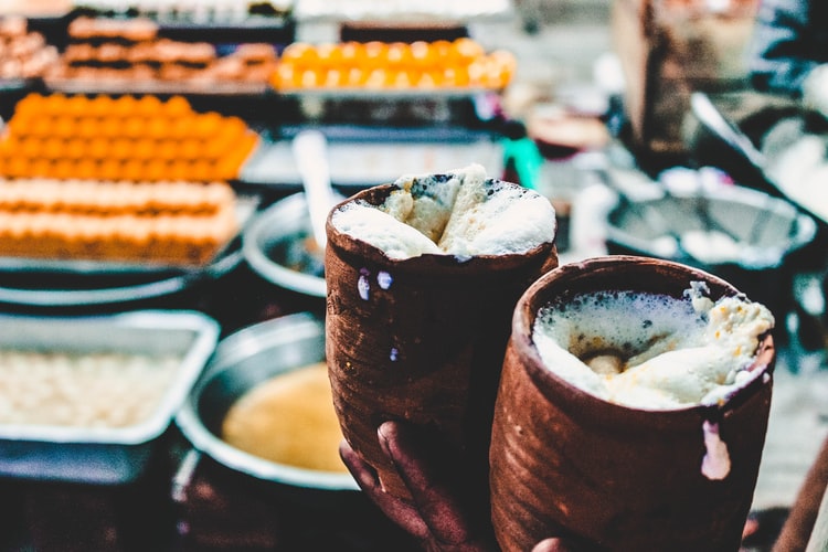 10 Locations With The Most Mouth-watering Street Food In India