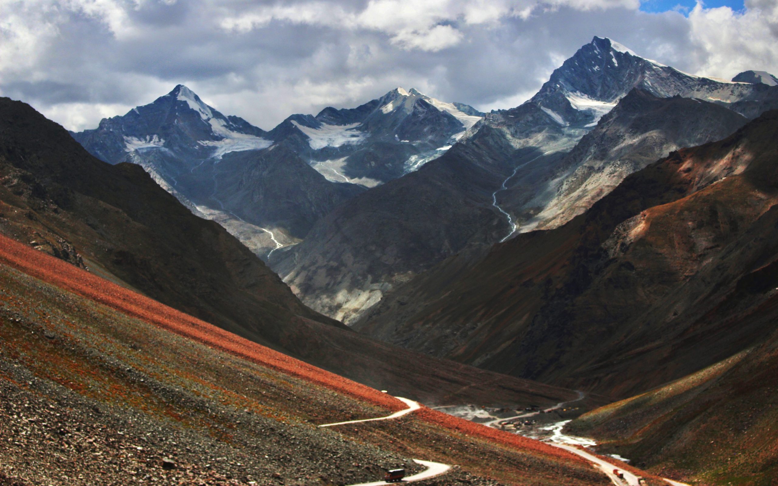 Beautiful Ladakh, the land of high passes of the Indian Himalayas - Shoot  Planet