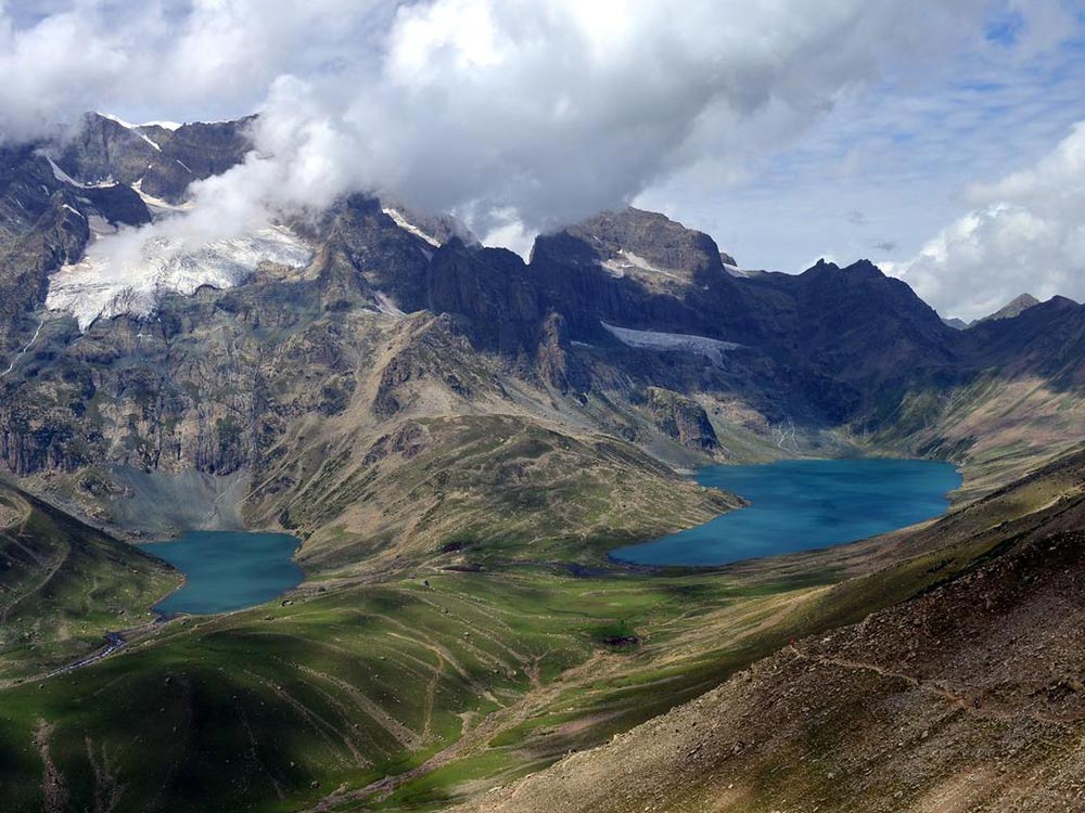 kashmir lake travel