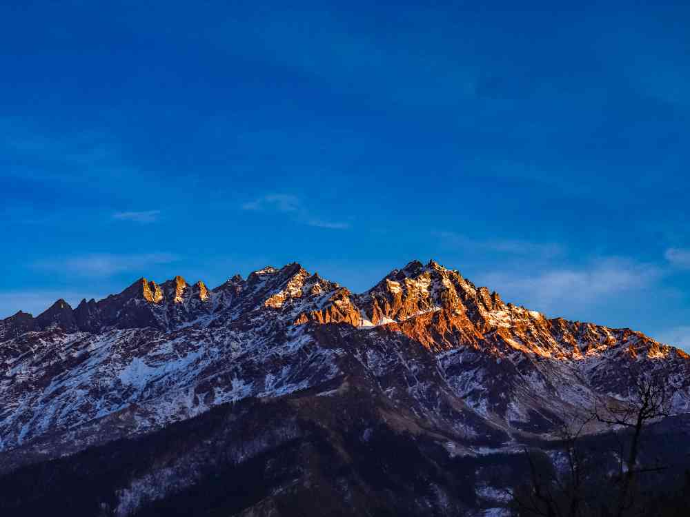 Snow-capped mountains of Kuari pass