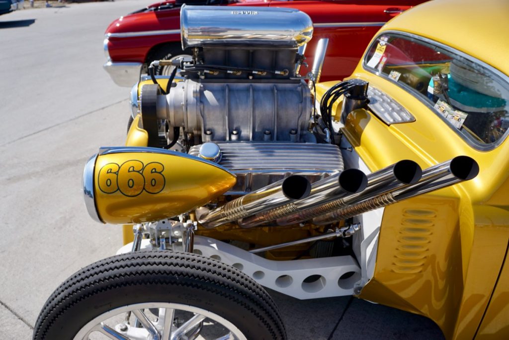 Streetworks Hot Rods '48 Ford Gold Truck Devil's Beast