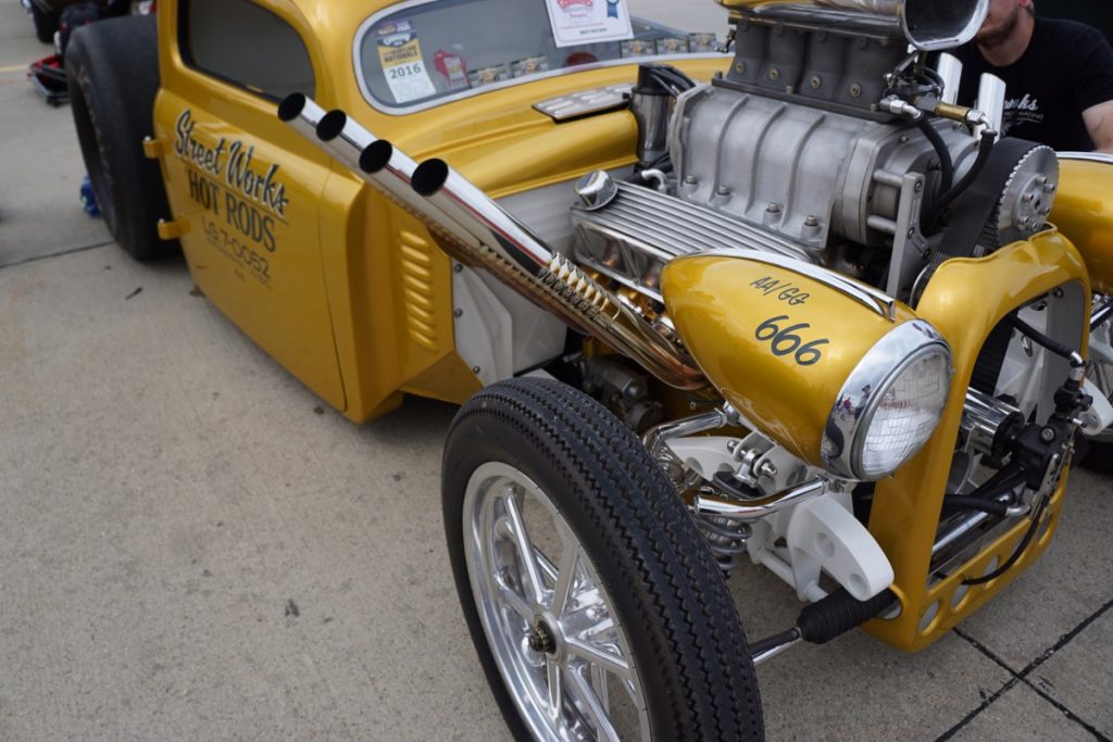 Streetworks Hot Rods '48 Ford Gold Truck Devil's Beast