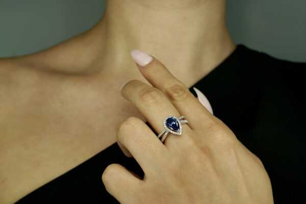 White Gold Pear Cut Tanzanite and Diamond Ring_0