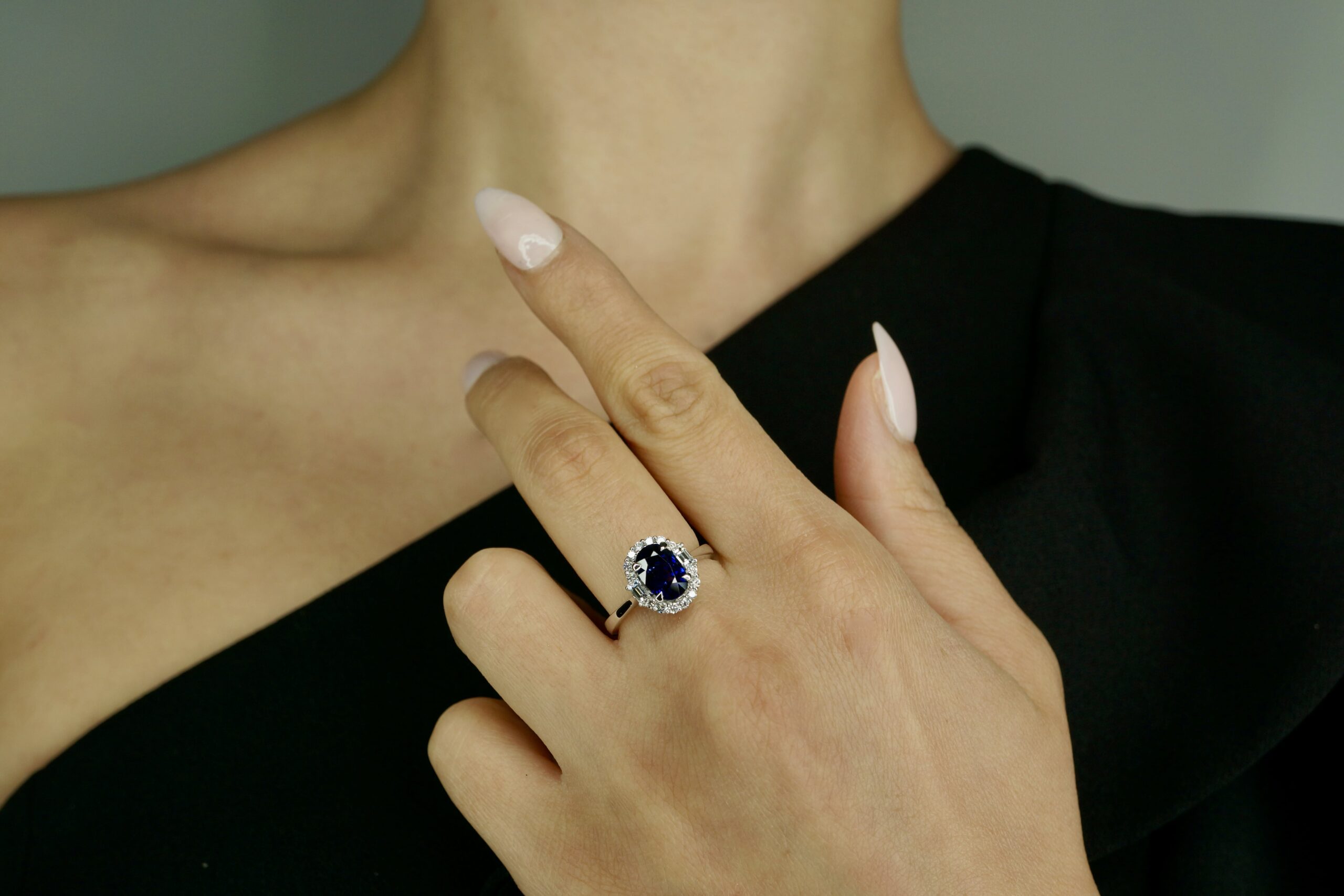 Blue Sapphire and Diamond Ring_2