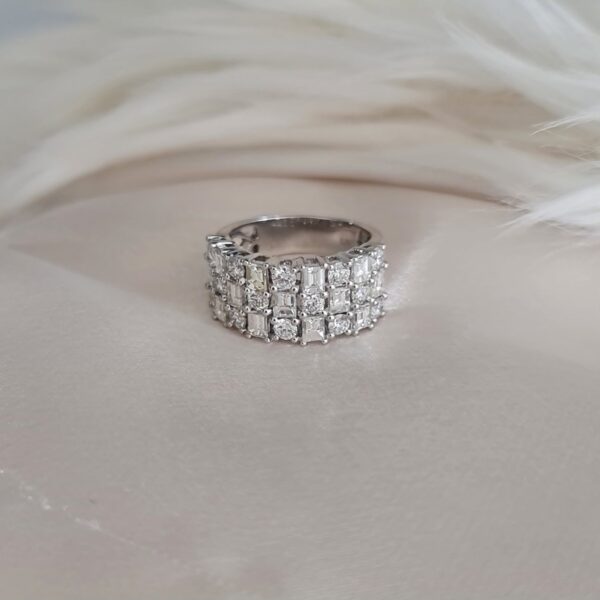 Lindda & Co 18Ct White Gold Geometric Diamond Cocktail Dress Ring._0