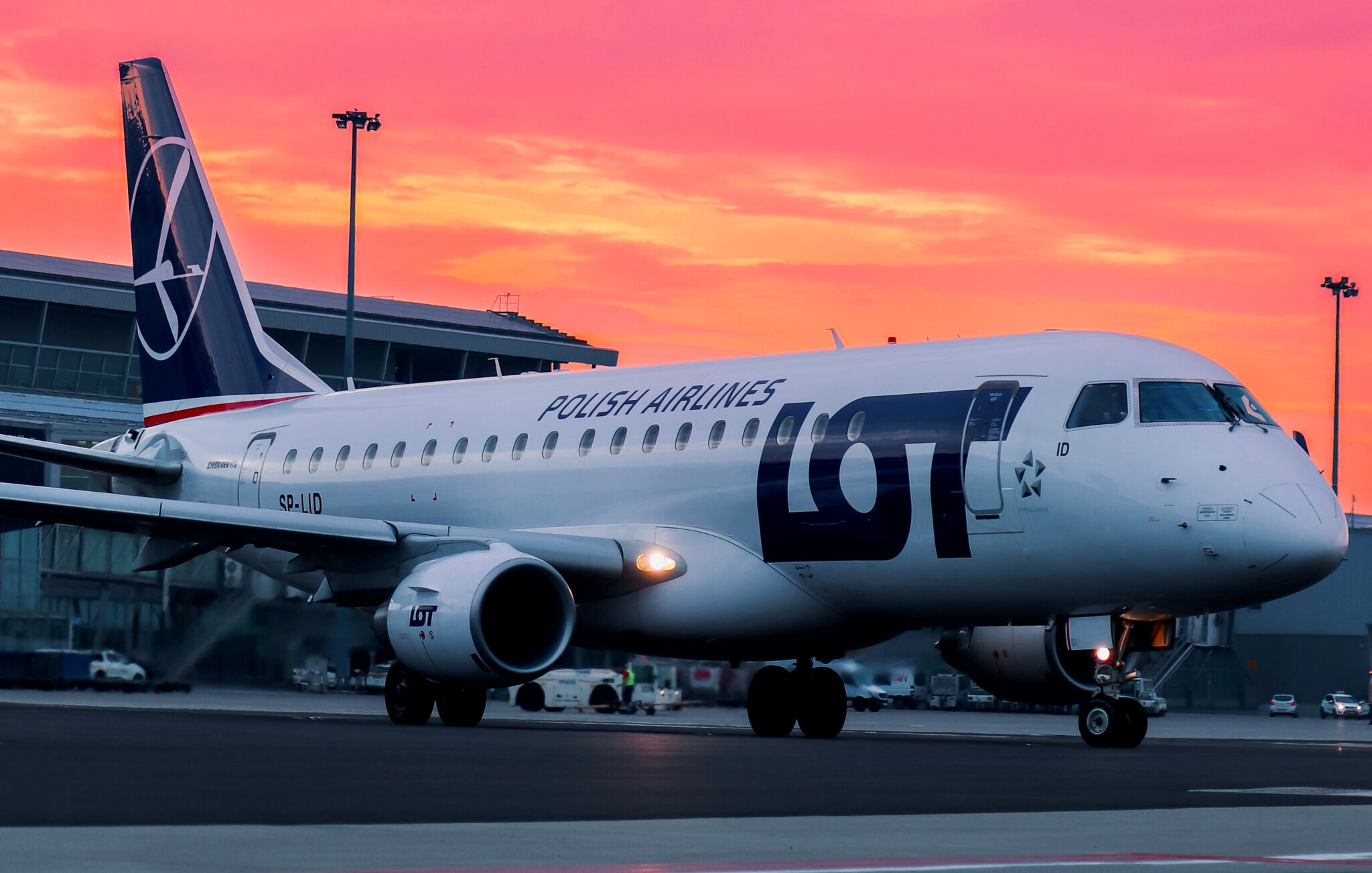 Lad Polish Airlines adaugă Oradea/România și Atena/Grecia în rețeaua sa globală