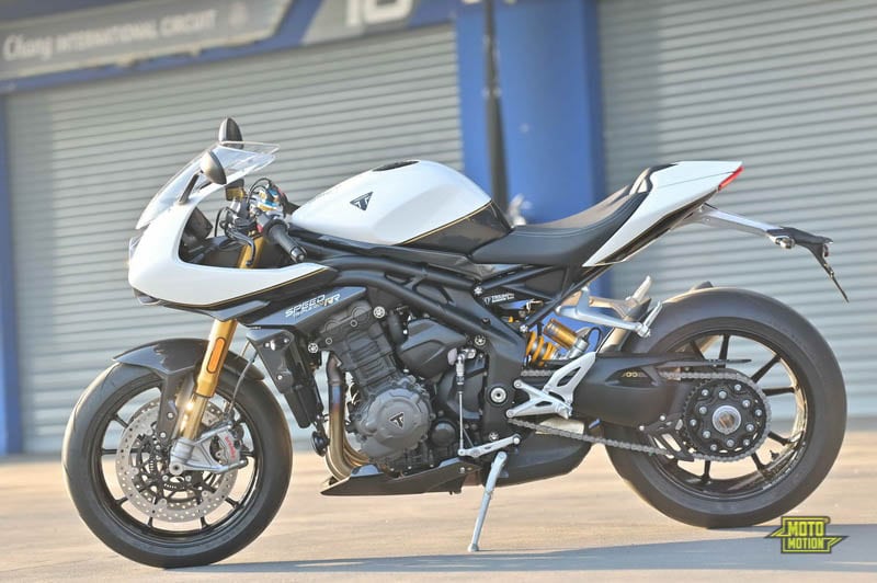 triumph Speed Triple 1200 RR