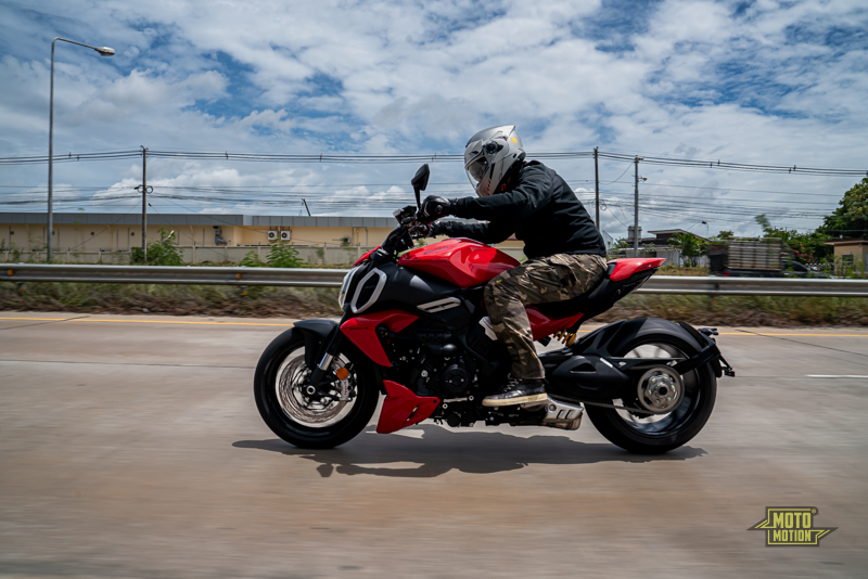 Ducati Diavel V4