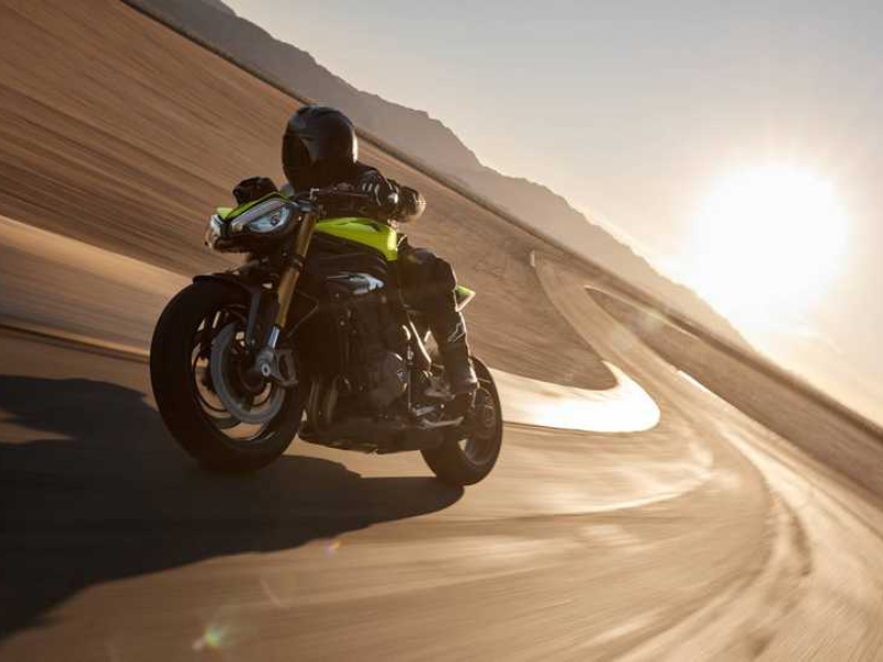 Triumph Speed Triple 1200 RX on track