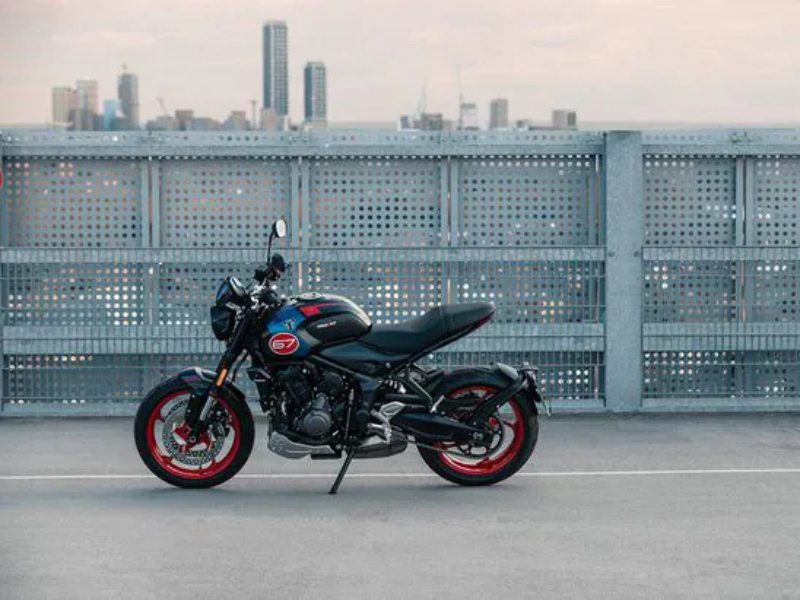 Triumph Trident 660 triple tribute
