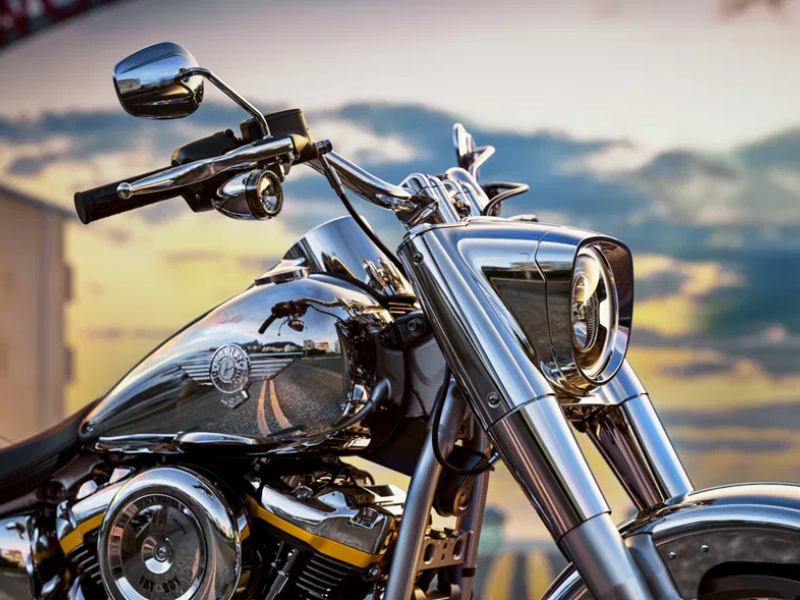 2025 Harley-Davidson Fat Boy Gray Ghost Front cowl.