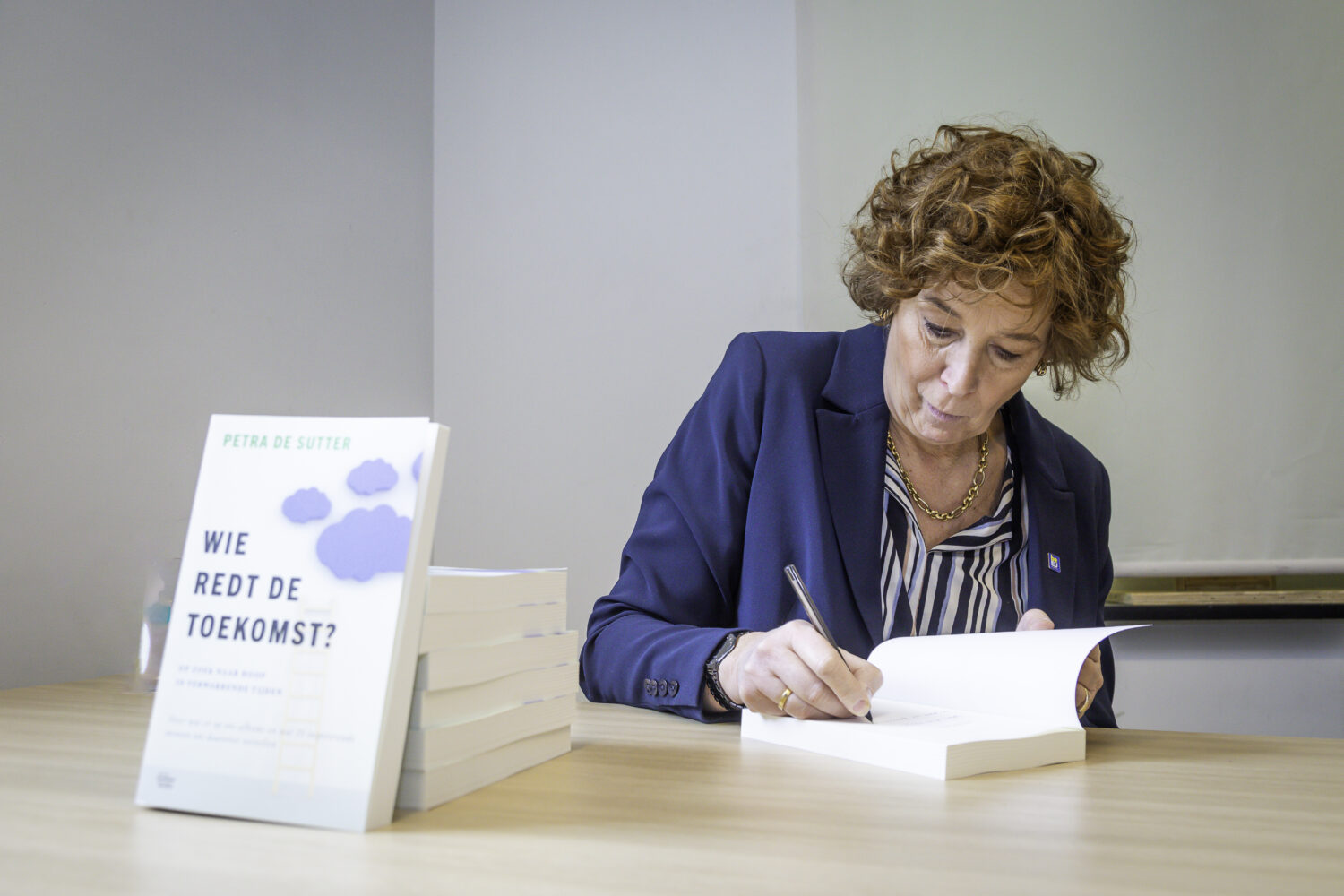 Petra De Sutter stelt boek “Wie redt de toekomst?” voor in Ninove