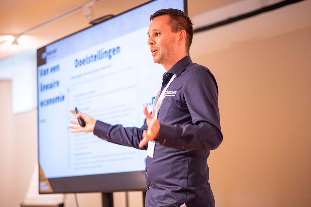 Circulaire inspiratie opdoen? Volg een inspirerende workshop of kom langs voor een rondleiding bij OPNIEUW!