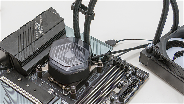 Cooler Master MasterLiquid ML360 ATMOS Review 587