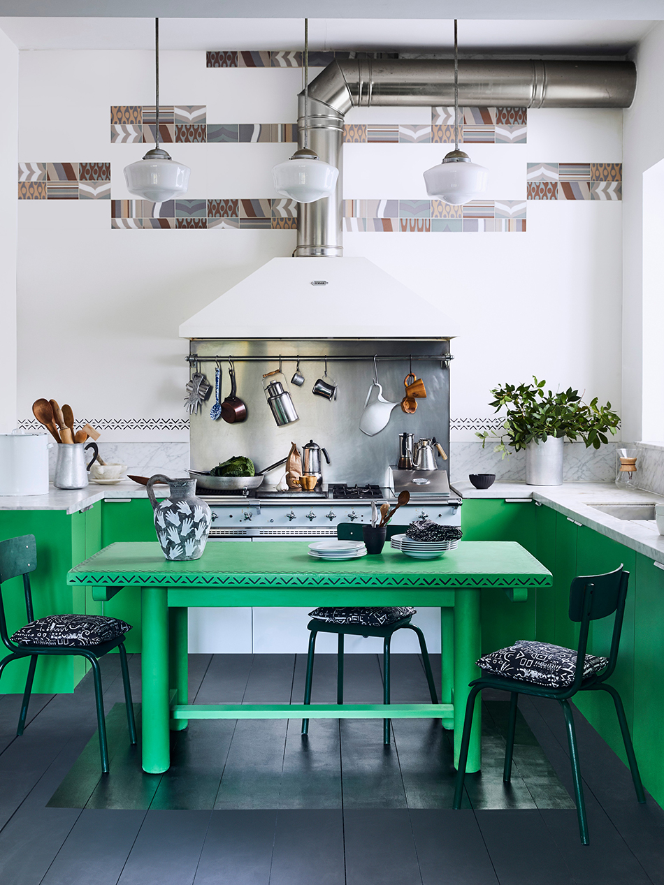 Annie Sloan Kitchen Chalk Paint in Antibes Green Graphite floorboards with Gloss Lacquer detail Lifestyle 