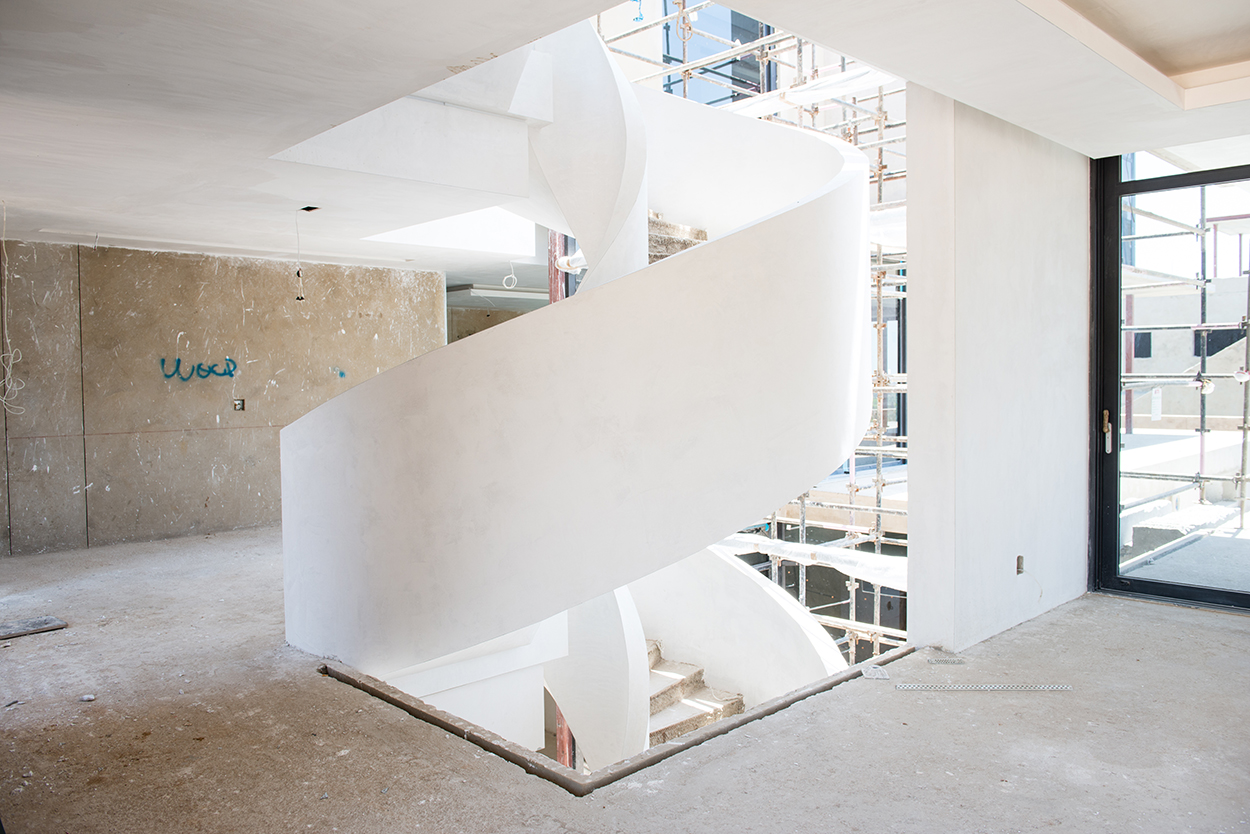 Precast spiral staircase with balustrade wall